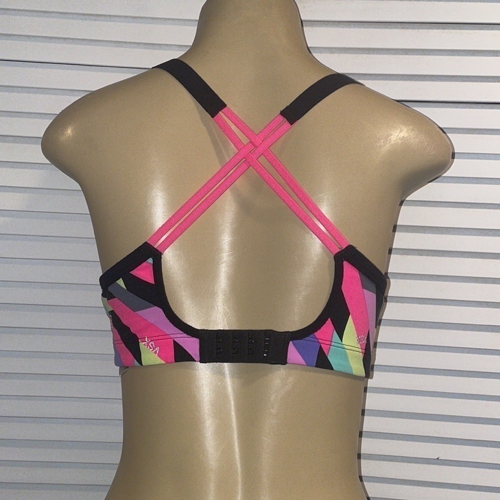 Victoria's Secret Knockout Sports Bra size 34C - Picture 3 of 5